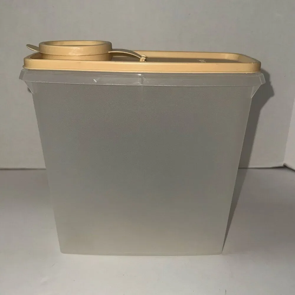 VINTAGE TUPPERWARE FOOD/BEVERAGE/CEREAL STORAGE CONTAINER # 469-9 LID # 470-6
